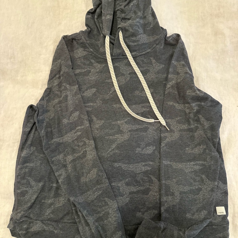 Vuori Women’s Charcoal Camouflage Halo Performance Hoodie